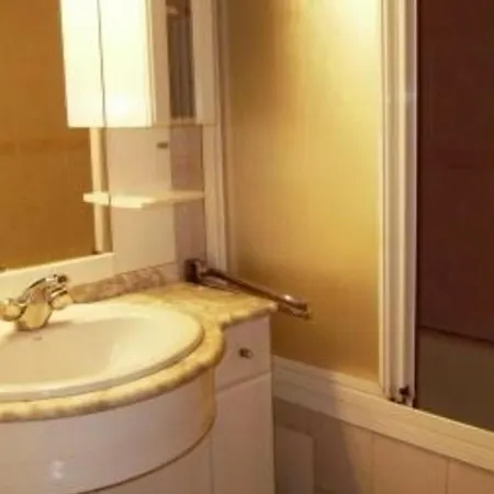 T3 Chaleureux, 7 Pers, Cheminee, Animaux Admis, Wifi, Proche Commerces - Fr-1-402-87 Apartamento Esquieze-Sere
